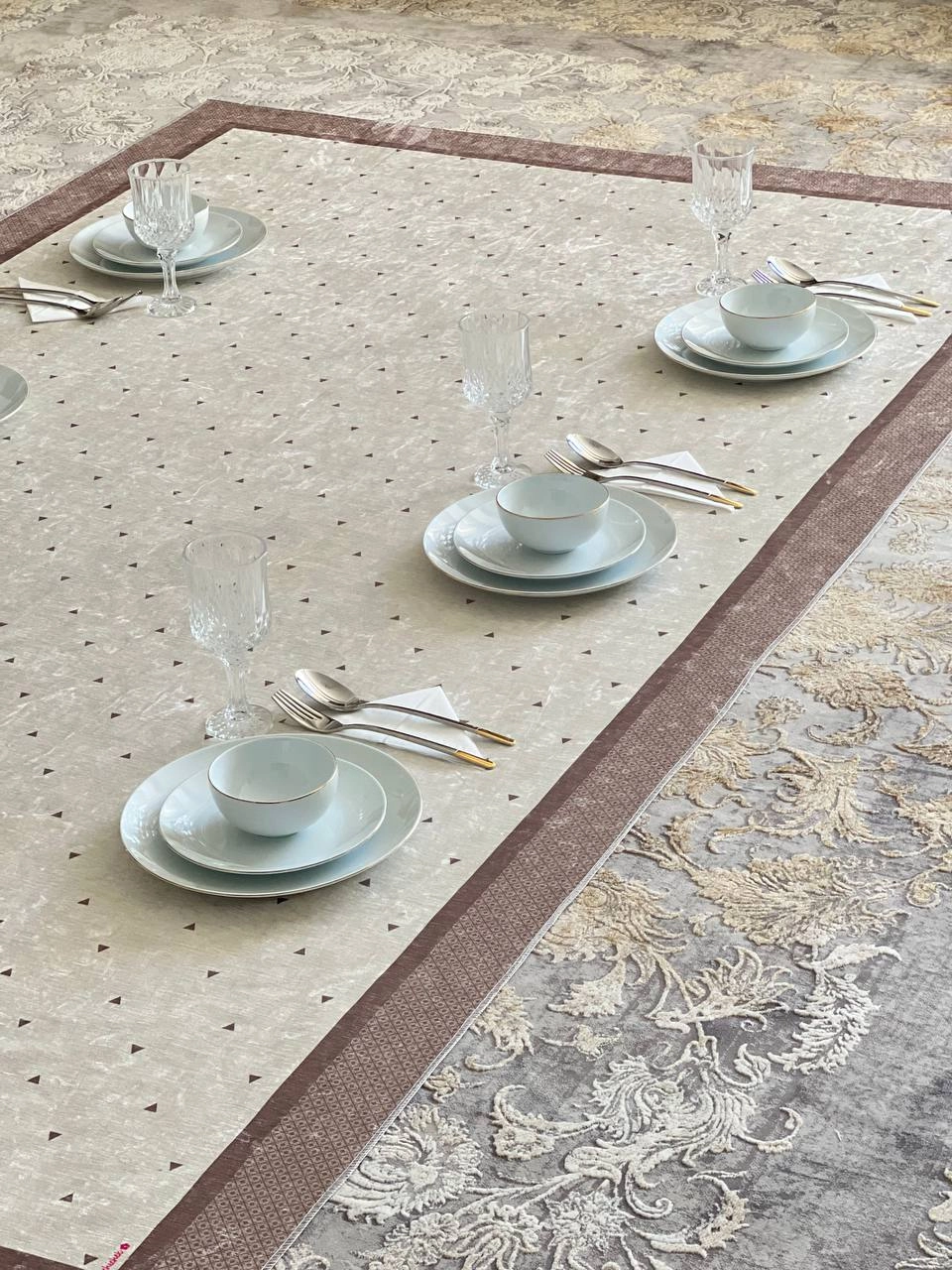 رومیزی ضد لک مخمل کوبیده