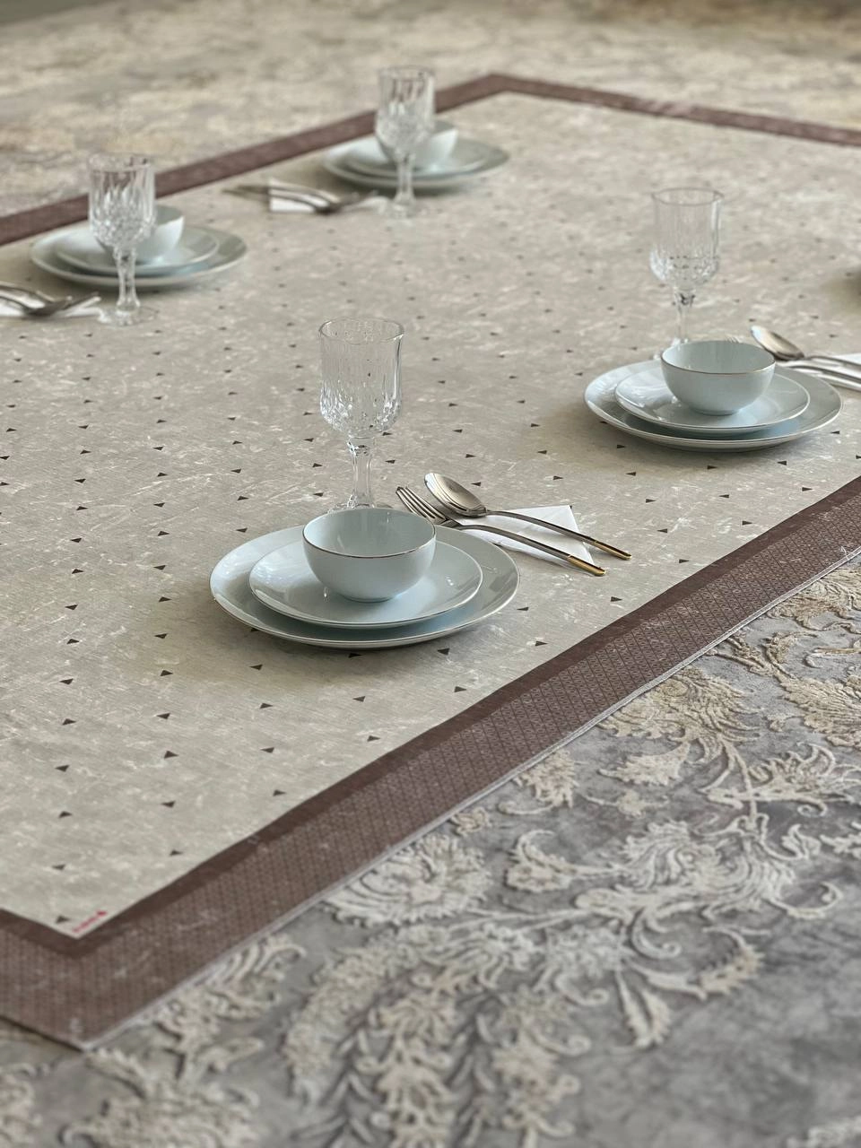 رومیزی ضد لک مخمل کوبیده